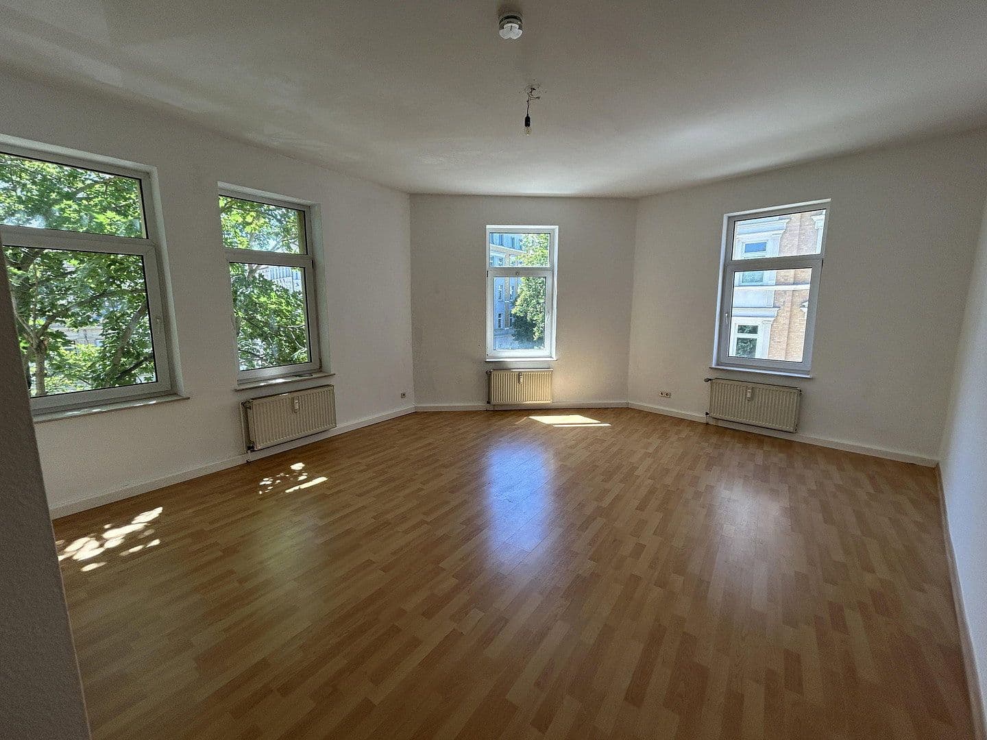 Pronájem bytu 1+1 40 m², Zwingerstr. 9, Halle, Sasko-Anhaltsko Pronájem bytu 1+1 40 m², Zwingerstr. 9, Halle, Sasko-Anhaltsko