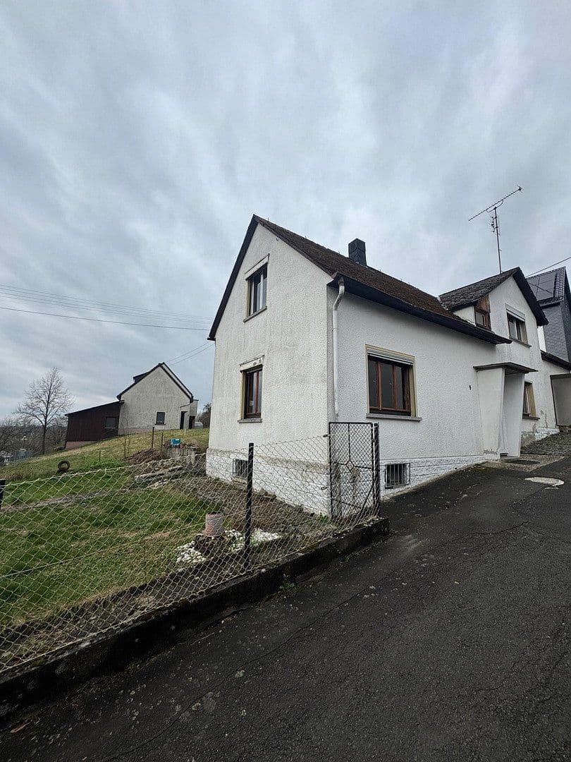 Prodej domu 95 m², pozemek 273 m², Rheinstr. 4, Hartenfels, Porýní-Falc Prodej domu 95 m², pozemek 273 m², Rheinstr. 4, Hartenfels, Porýní-Falc