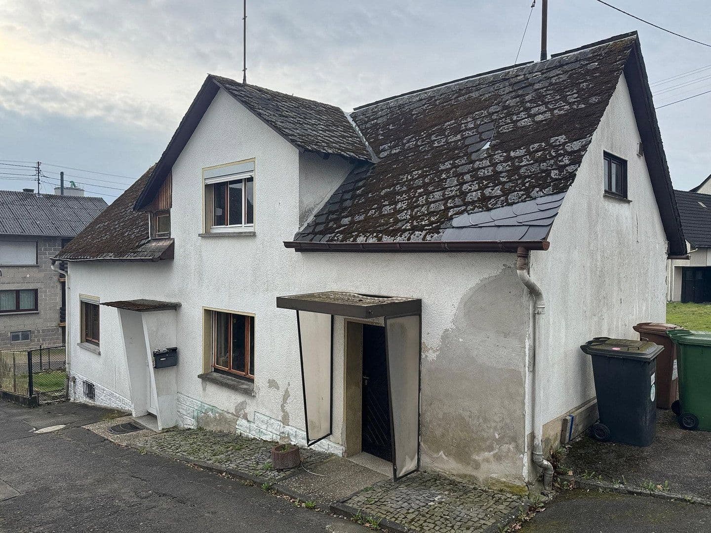 Prodej domu 95 m², pozemek 273 m², Rheinstr. 4, Hartenfels, Porýní-Falc Prodej domu 95 m², pozemek 273 m², Rheinstr. 4, Hartenfels, Porýní-Falc