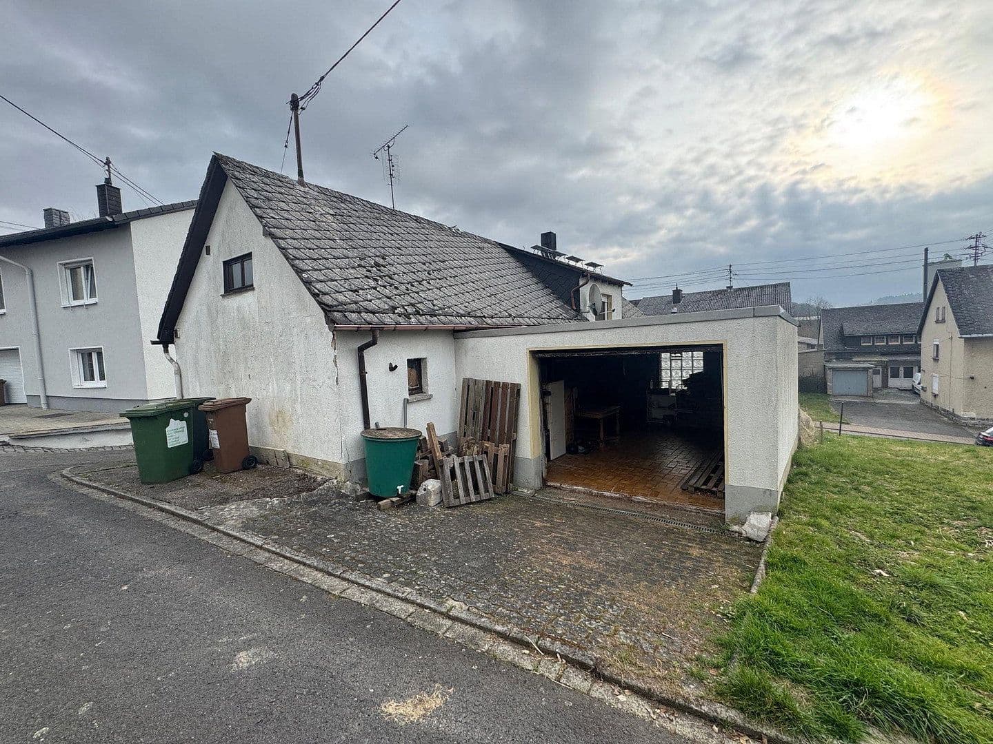 Prodej domu 95 m², pozemek 273 m², Rheinstr. 4, Hartenfels, Porýní-Falc Prodej domu 95 m², pozemek 273 m², Rheinstr. 4, Hartenfels, Porýní-Falc