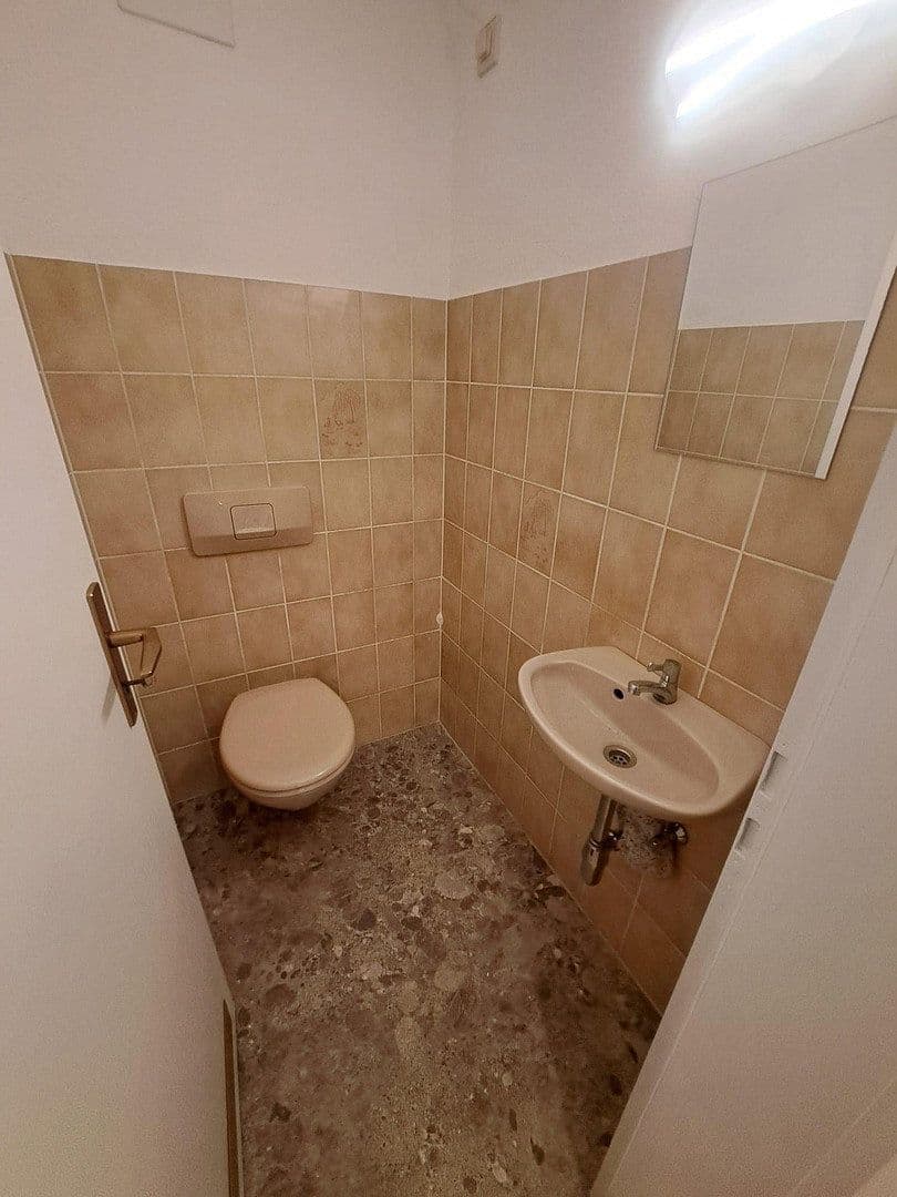 Pronájem bytu 3+kk 92 m², Oberamteistrasse 12, Tuttlingen, Bádensko-Württembersko Pronájem bytu 3+kk 92 m², Oberamteistrasse 12, Tuttlingen, Bádensko-Württembersko