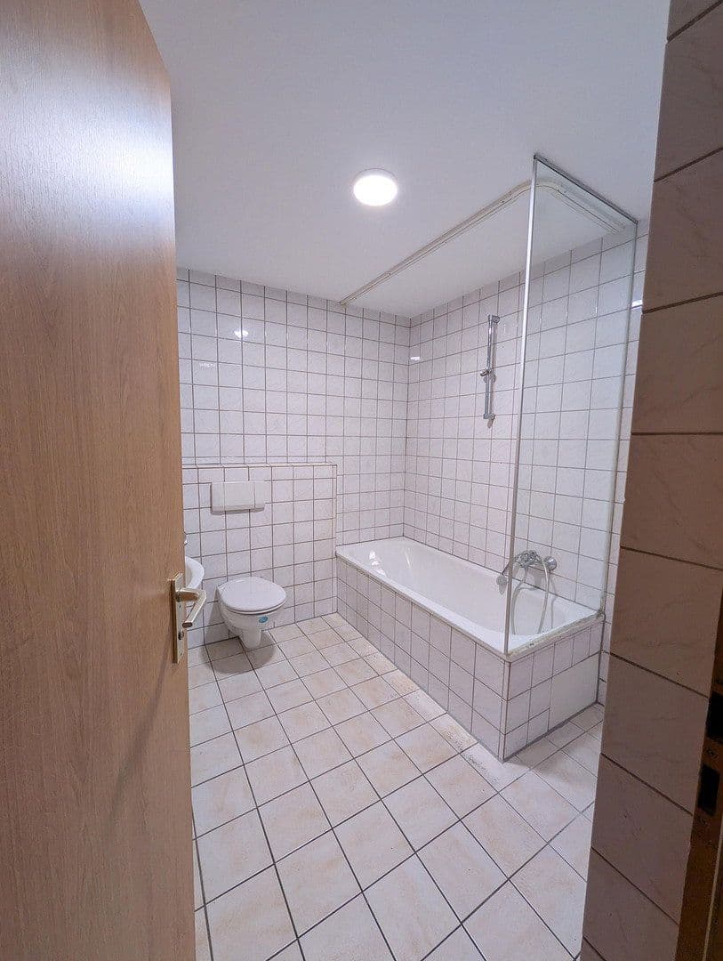 Prodej domu 443 m², pozemek 1.079 m², Ottobeurer Straße 17, Markt Rettenbach, Bavorsko Prodej domu 443 m², pozemek 1.079 m², Ottobeurer Straße 17, Markt Rettenbach, Bavorsko