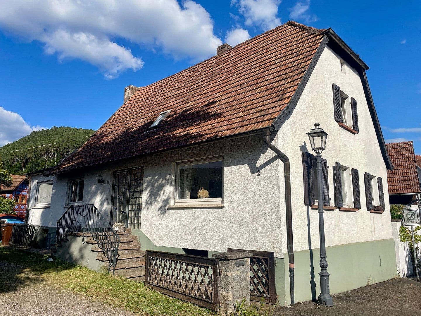 Prodej domu 146 m², pozemek 830 m², Friedhofstraße 2, Erfweiler, Porýní-Falc Prodej domu 146 m², pozemek 830 m², Friedhofstraße 2, Erfweiler, Porýní-Falc