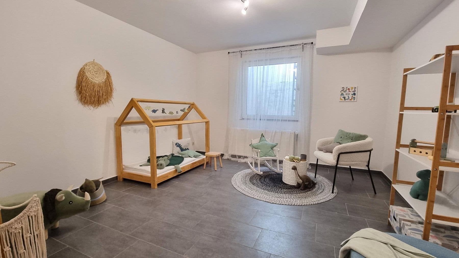 Prodej domu 207 m², pozemek 304 m², Ulmenweg 1/1, Mühlacker, Bádensko-Württembersko Prodej domu 207 m², pozemek 304 m², Ulmenweg 1/1, Mühlacker, Bádensko-Württembersko