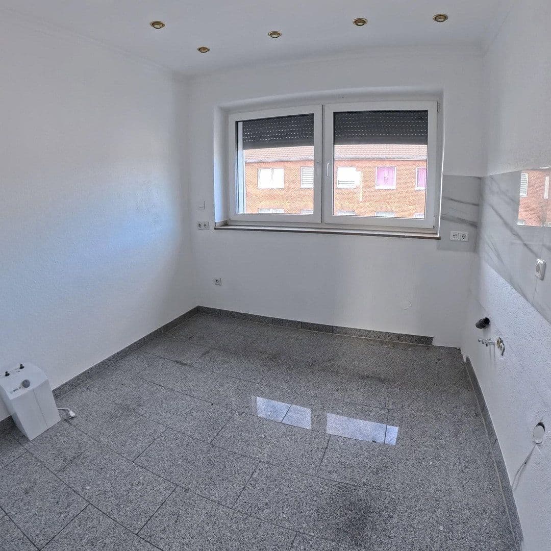 Pronájem bytu 3+1 67 m², Scharnhorststraße 11, Düren, Severní Porýní-Vestfálsko Pronájem bytu 3+1 67 m², Scharnhorststraße 11, Düren, Severní Porýní-Vestfálsko