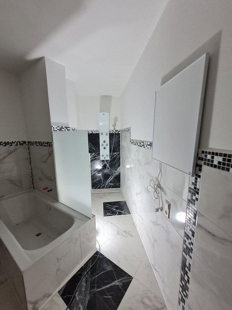 Pronájem bytu 3+1 102 m², Portitzer Str. 12, Leipzig, Sasko Pronájem bytu 3+1 102 m², Portitzer Str. 12, Leipzig, Sasko
