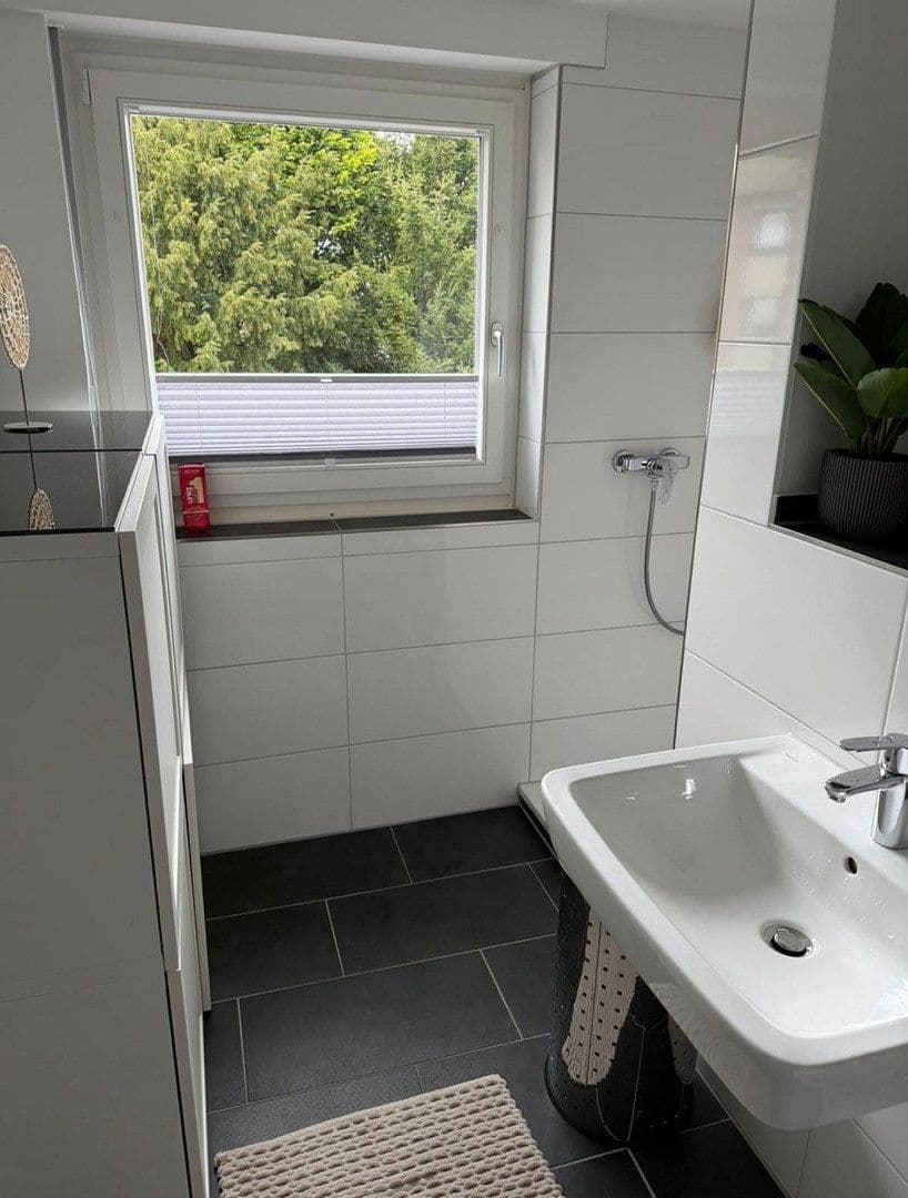 Pronájem bytu 3+1 81 m², Krefeld, Severní Porýní-Vestfálsko Pronájem bytu 3+1 81 m², Krefeld, Severní Porýní-Vestfálsko
