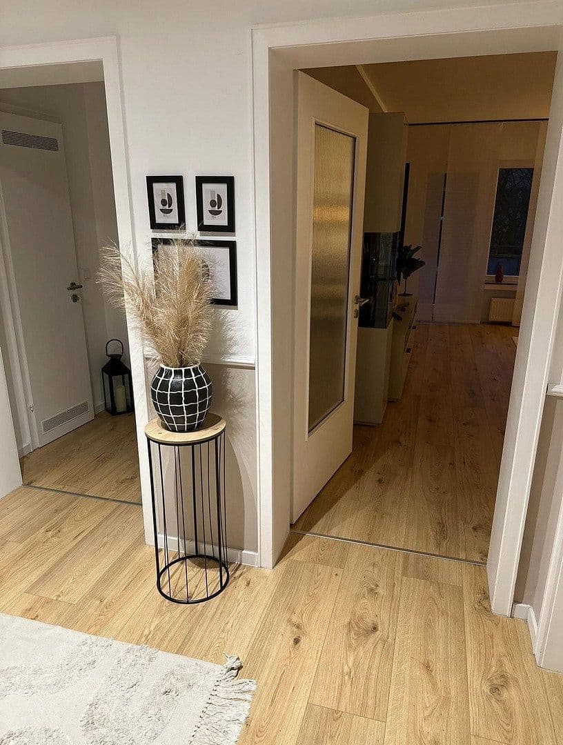 Pronájem bytu 3+1 81 m², Krefeld, Severní Porýní-Vestfálsko Pronájem bytu 3+1 81 m², Krefeld, Severní Porýní-Vestfálsko