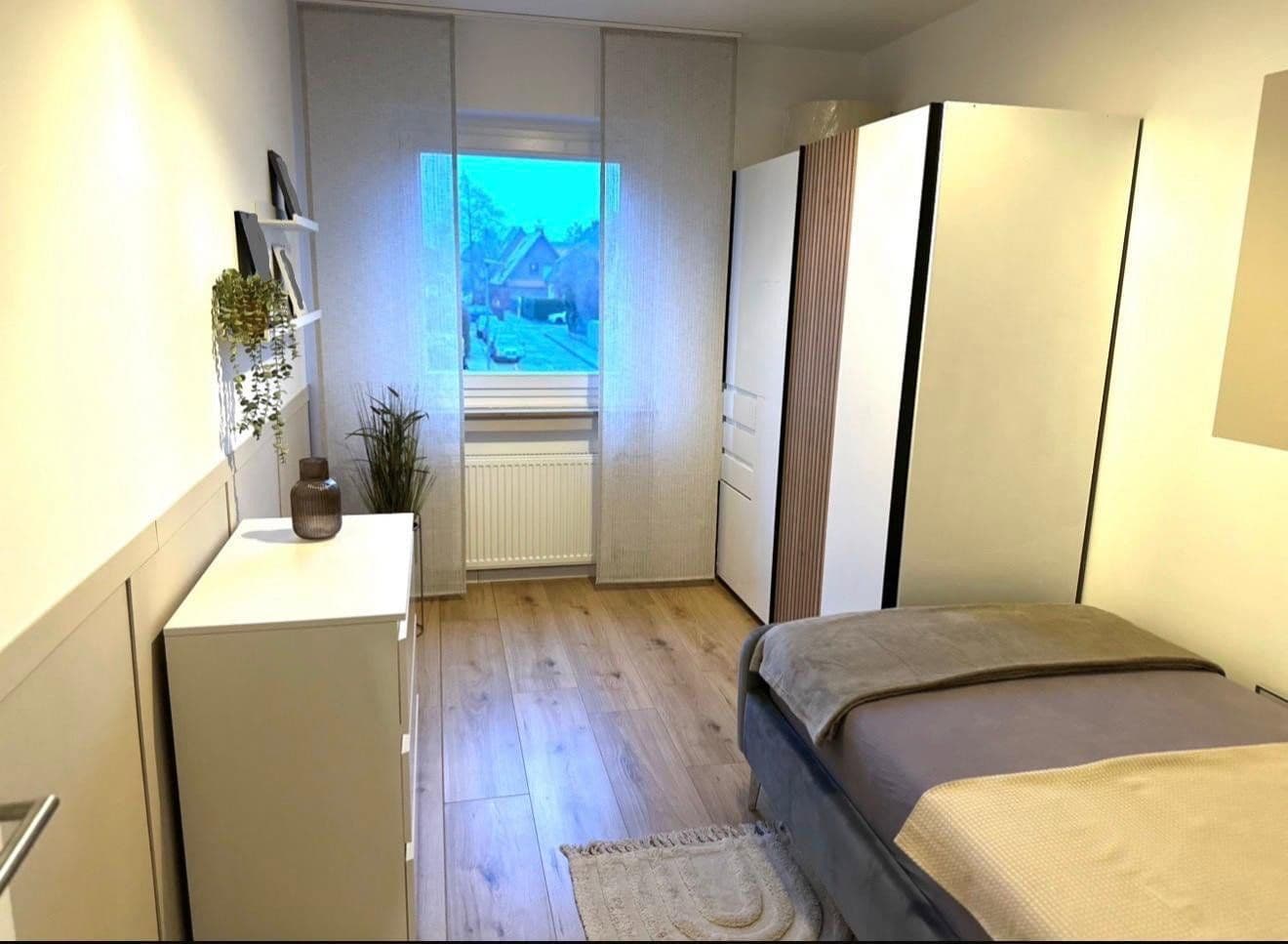 Pronájem bytu 3+1 81 m², Krefeld, Severní Porýní-Vestfálsko Pronájem bytu 3+1 81 m², Krefeld, Severní Porýní-Vestfálsko