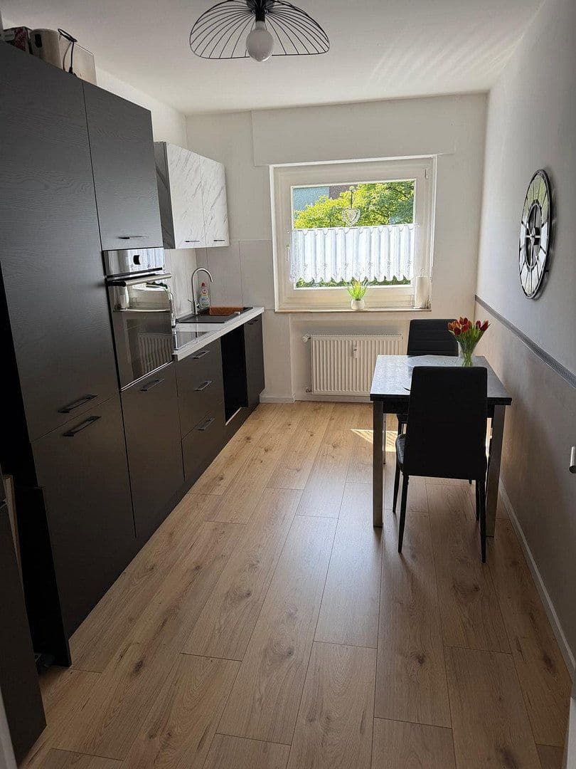 Pronájem bytu 3+1 81 m², Krefeld, Severní Porýní-Vestfálsko Pronájem bytu 3+1 81 m², Krefeld, Severní Porýní-Vestfálsko