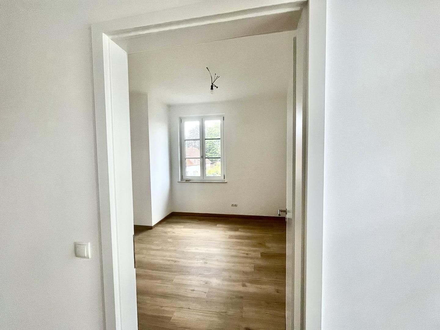 Pronájem bytu 3+1 74 m², Freisinger Str. 13, Ismaning, Bavorsko Pronájem bytu 3+1 74 m², Freisinger Str. 13, Ismaning, Bavorsko