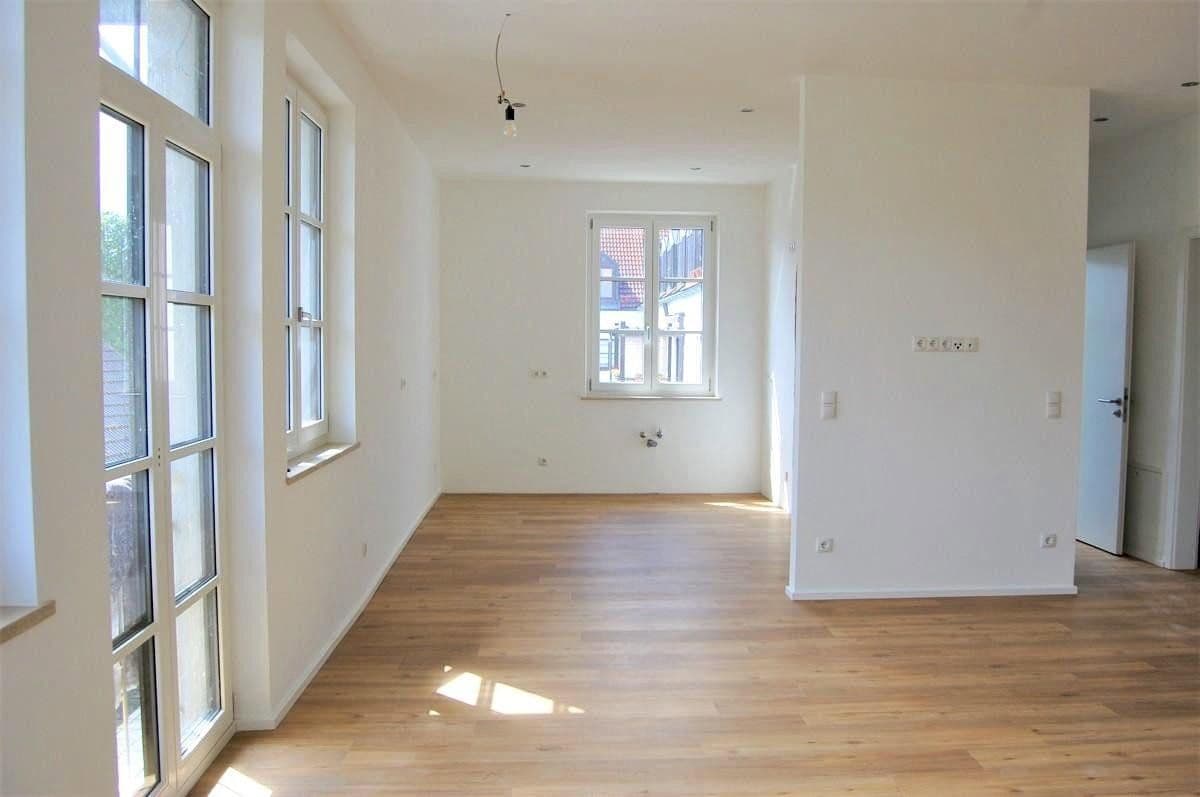 Pronájem bytu 3+1 74 m², Freisinger Str. 13, Ismaning, Bavorsko Pronájem bytu 3+1 74 m², Freisinger Str. 13, Ismaning, Bavorsko