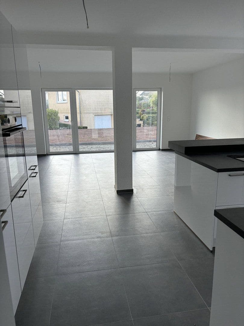 Prodej domu 128 m², pozemek 389 m², Höstchesflur 14b, Idar-Oberstein, Porýní-Falc Prodej domu 128 m², pozemek 389 m², Höstchesflur 14b, Idar-Oberstein, Porýní-Falc
