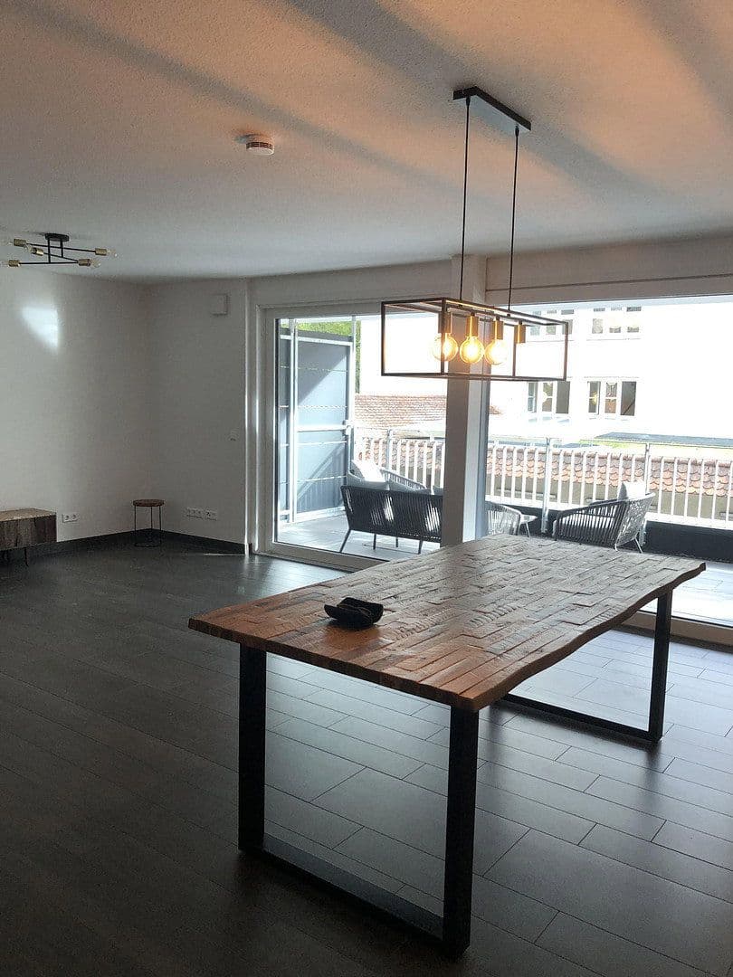 Pronájem bytu 3+1 89 m², Sindelfingen, Bádensko-Württembersko Pronájem bytu 3+1 89 m², Sindelfingen, Bádensko-Württembersko