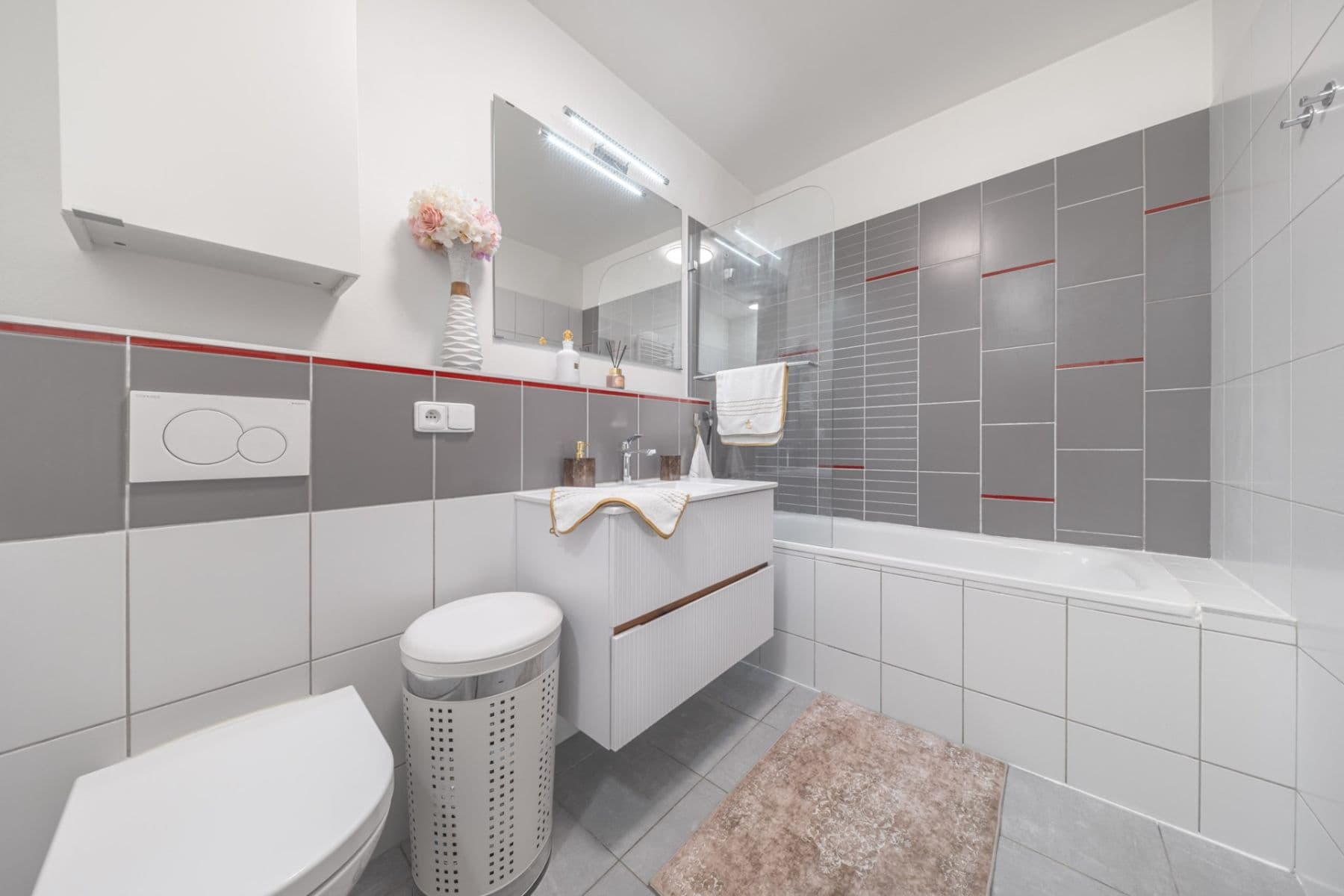 Prodej domu 103 m², pozemek 174 m², Ořešín, Buštěhrad, Středočeský kraj Prodej domu 103 m², pozemek 174 m², Ořešín, Buštěhrad, Středočeský kraj
