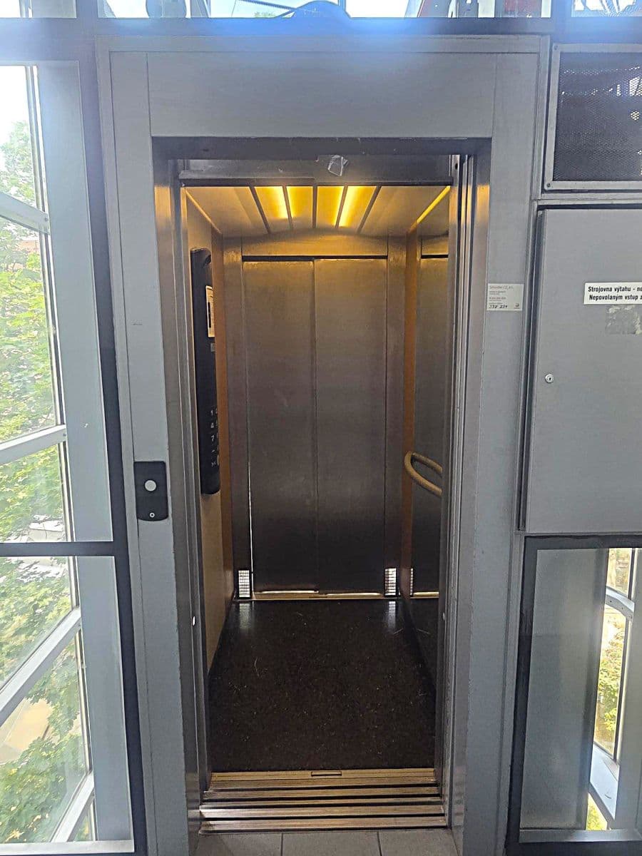 Pronájem bytu 100 m², U Havlíčkových sadů, Praha, Praha Pronájem bytu 100 m², U Havlíčkových sadů, Praha, Praha