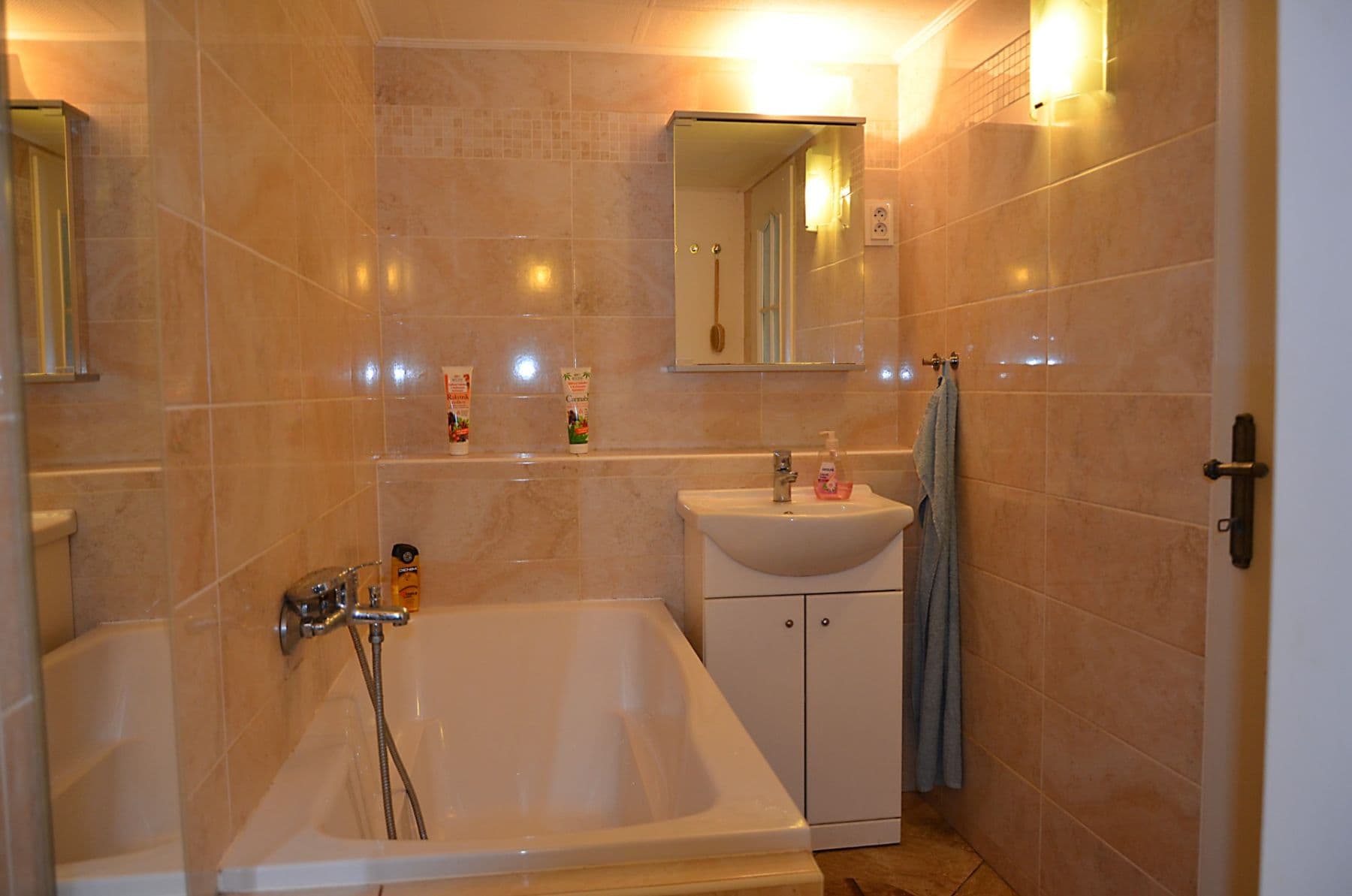Prodej chaty, chalupy 80 m², pozemek 449 m², Dolní Břežany, Středočeský kraj Prodej chaty, chalupy 80 m², pozemek 449 m², Dolní Břežany, Středočeský kraj