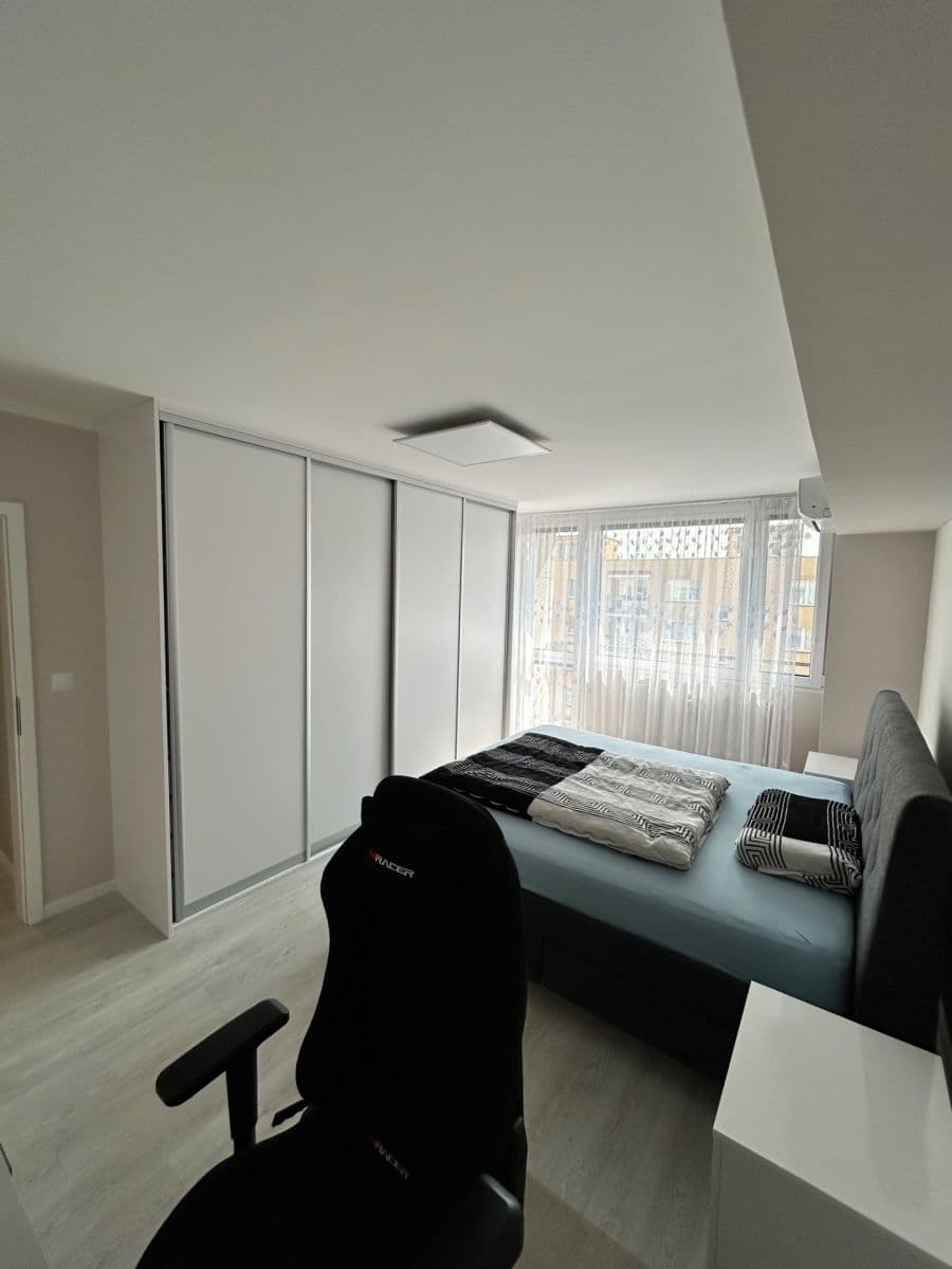 Prodej bytu 2+kk 60 m², sídl. Hůrka, Kralupy nad Vltavou, Středočeský kraj Prodej bytu 2+kk 60 m², sídl. Hůrka, Kralupy nad Vltavou, Středočeský kraj