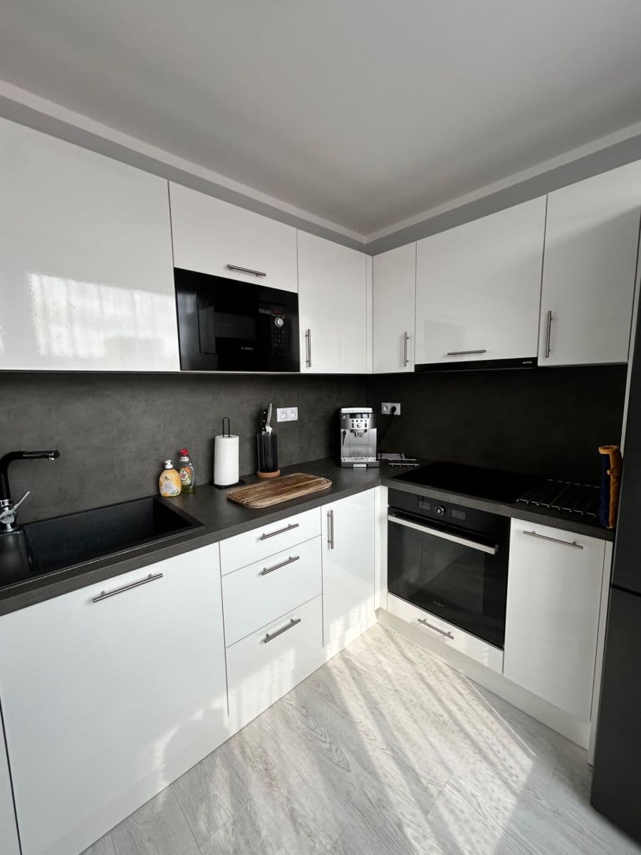 Prodej bytu 2+kk 60 m², sídl. Hůrka, Kralupy nad Vltavou, Středočeský kraj Prodej bytu 2+kk 60 m², sídl. Hůrka, Kralupy nad Vltavou, Středočeský kraj