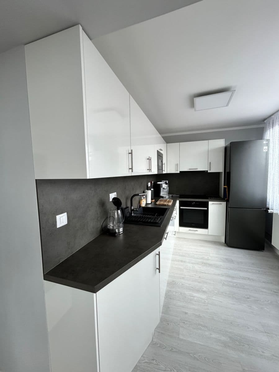 Prodej bytu 2+kk 60 m², sídl. Hůrka, Kralupy nad Vltavou, Středočeský kraj Prodej bytu 2+kk 60 m², sídl. Hůrka, Kralupy nad Vltavou, Středočeský kraj