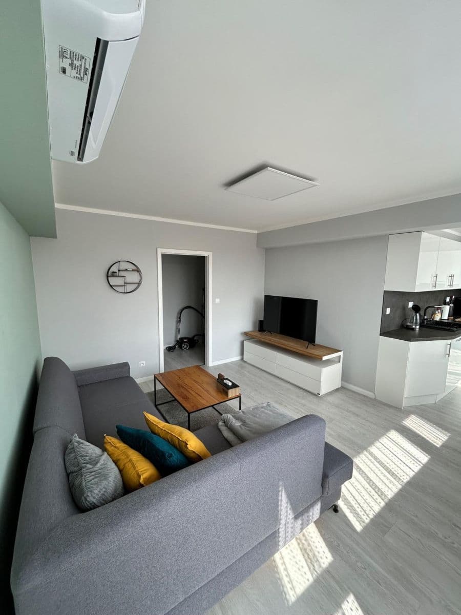 Prodej bytu 2+kk 60 m², sídl. Hůrka, Kralupy nad Vltavou, Středočeský kraj Prodej bytu 2+kk 60 m², sídl. Hůrka, Kralupy nad Vltavou, Středočeský kraj