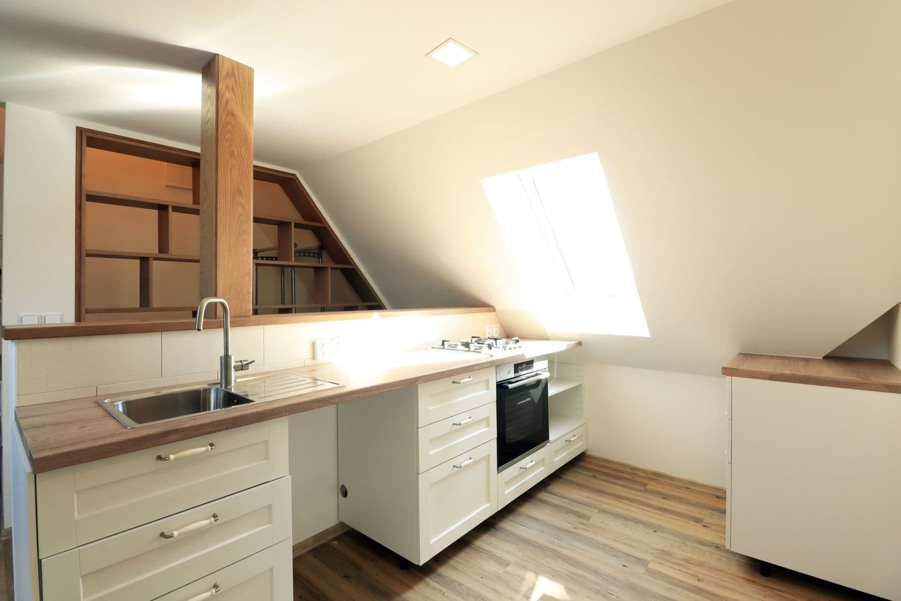 Pronájem bytu 2+kk 65 m², Chýňská, Praha, Praha Pronájem bytu 2+kk 65 m², Chýňská, Praha, Praha