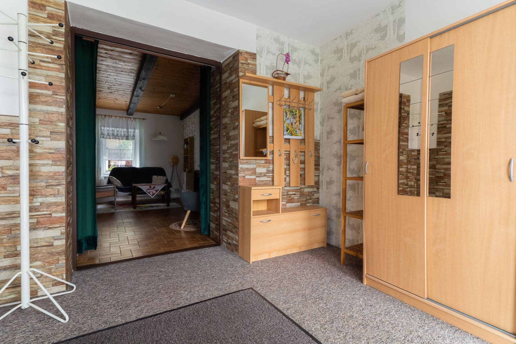 Pronájem domu 123 m², pozemek 1.700 m², Hradešín, Středočeský kraj Pronájem domu 123 m², pozemek 1.700 m², Hradešín, Středočeský kraj