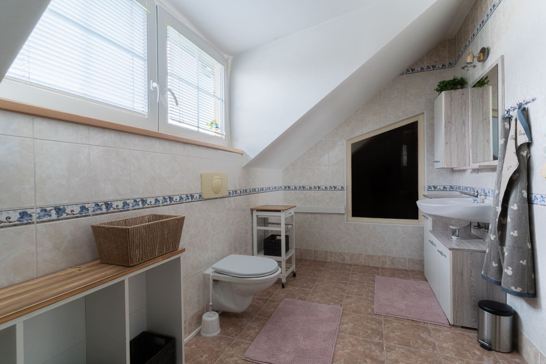 Pronájem domu 123 m², pozemek 1.700 m², Hradešín, Středočeský kraj Pronájem domu 123 m², pozemek 1.700 m², Hradešín, Středočeský kraj