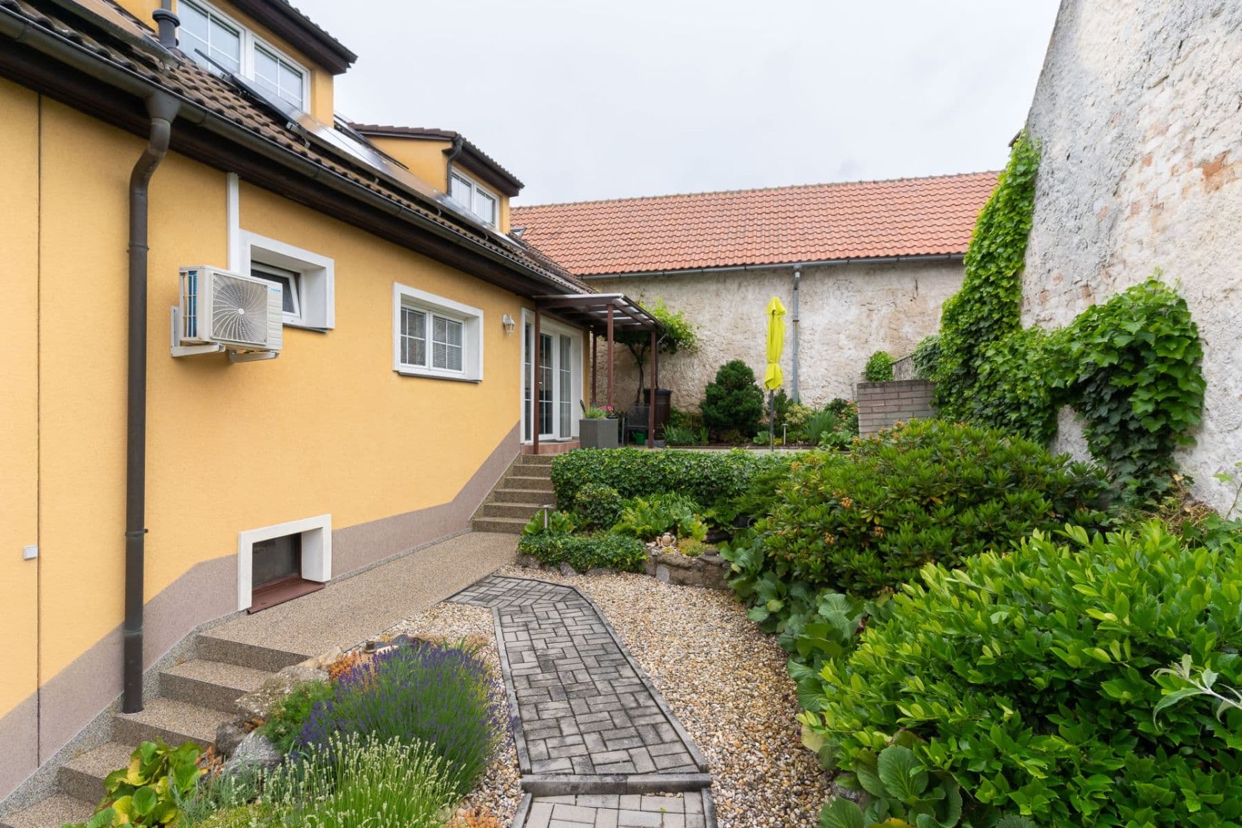 Pronájem domu 123 m², pozemek 1.700 m², Hradešín, Středočeský kraj Pronájem domu 123 m², pozemek 1.700 m², Hradešín, Středočeský kraj