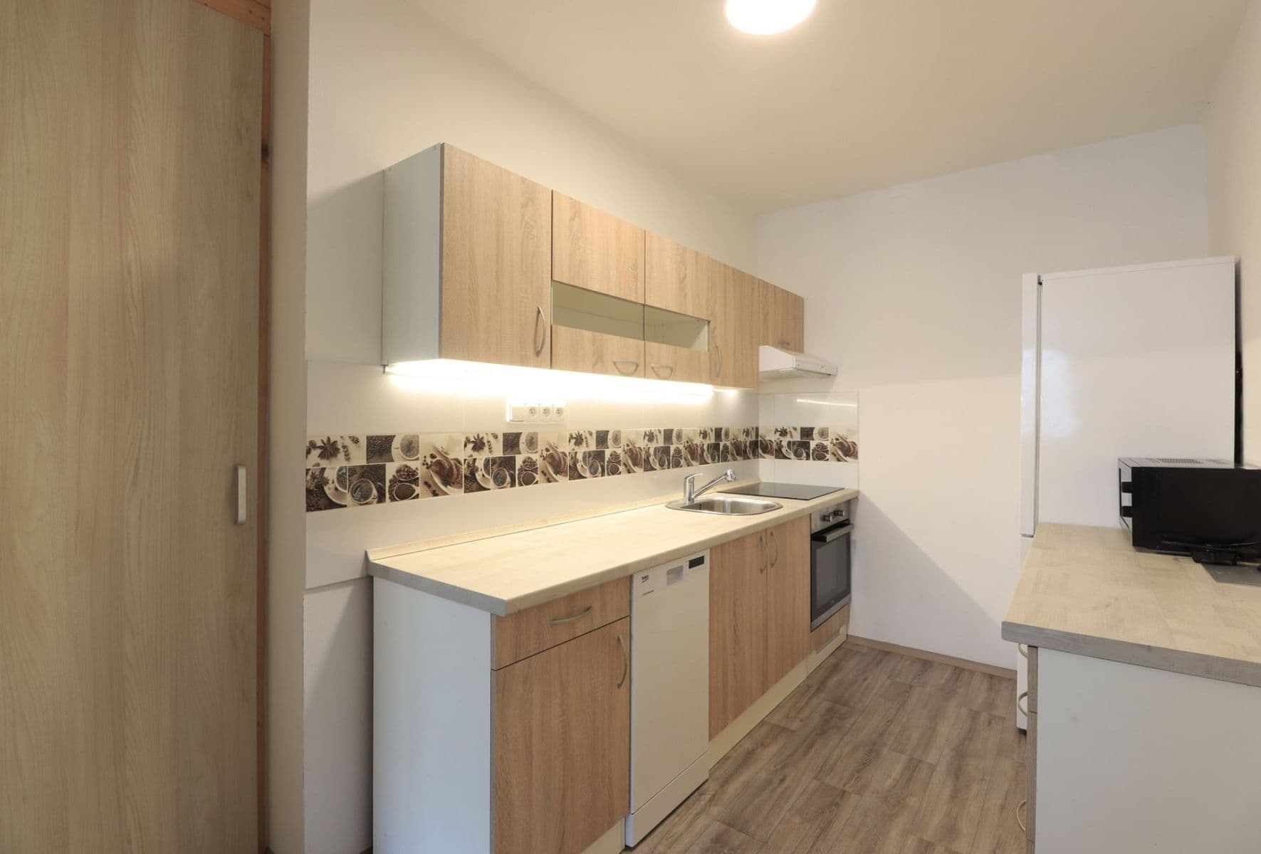 Pronájem bytu 3+kk 66 m², Petýrkova, Praha, Praha Pronájem bytu 3+kk 66 m², Petýrkova, Praha, Praha