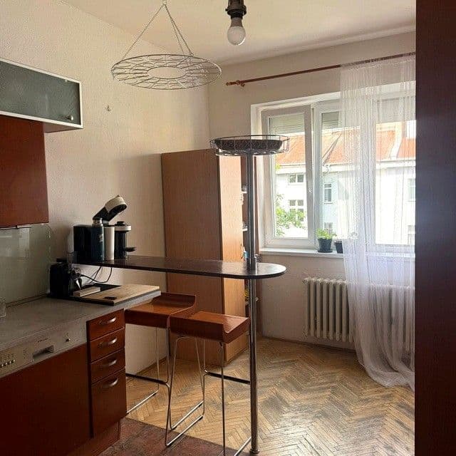 Prodej bytu 1+1 48 m², V Zálomu, Praha, Praha Prodej bytu 1+1 48 m², V Zálomu, Praha, Praha
