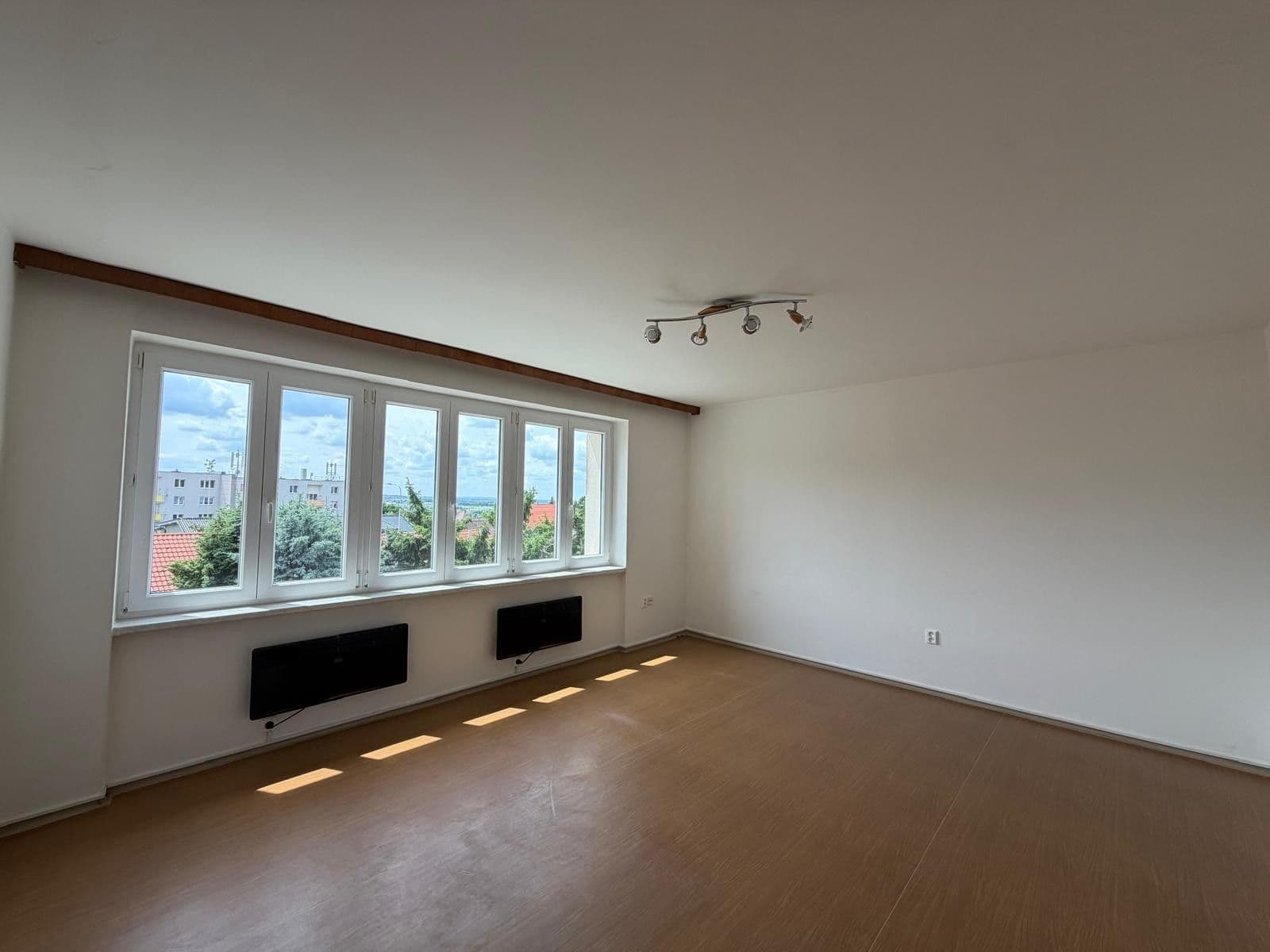 Pronájem bytu 3+1 65 m², Horova, Říčany, Středočeský kraj Pronájem bytu 3+1 65 m², Horova, Říčany, Středočeský kraj