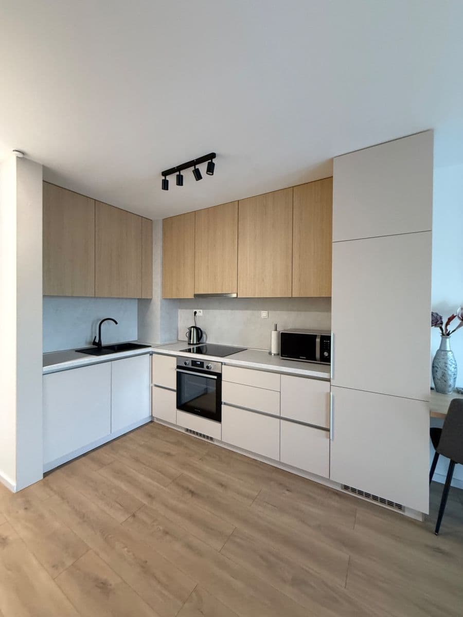 Pronájem bytu 2+1 35 m², Bernolákova, Trnava, Trnavský kraj Pronájem bytu 2+1 35 m², Bernolákova, Trnava, Trnavský kraj