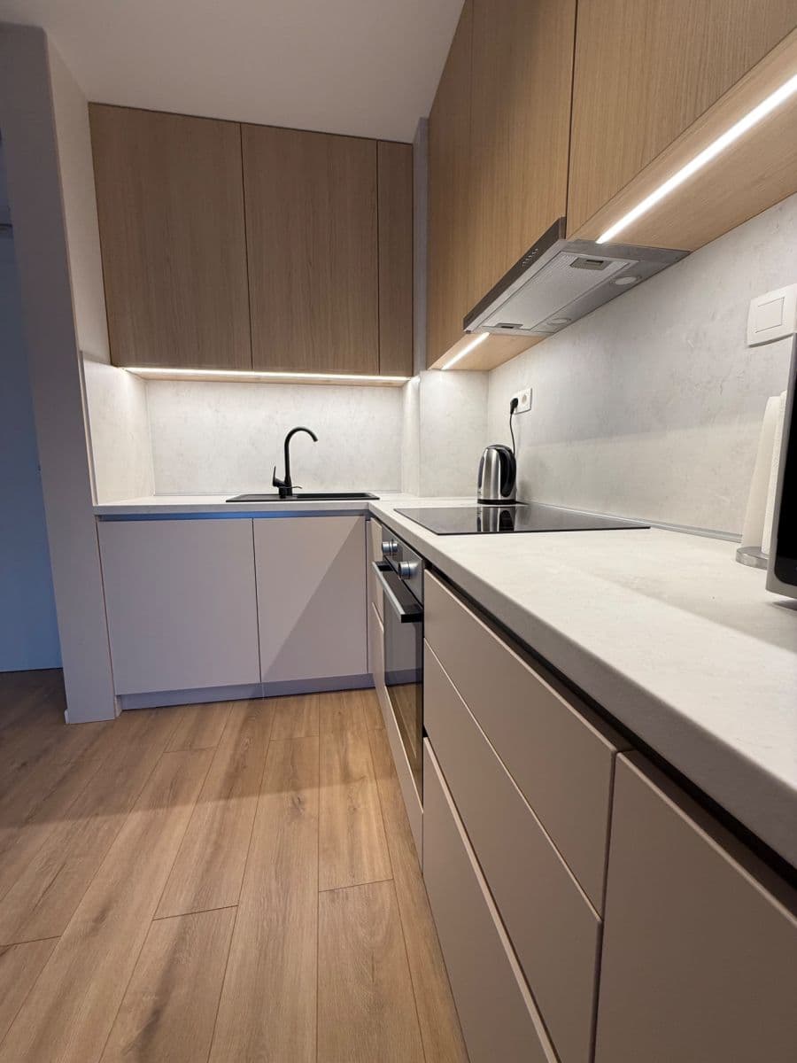 Pronájem bytu 2+1 35 m², Bernolákova, Trnava, Trnavský kraj Pronájem bytu 2+1 35 m², Bernolákova, Trnava, Trnavský kraj