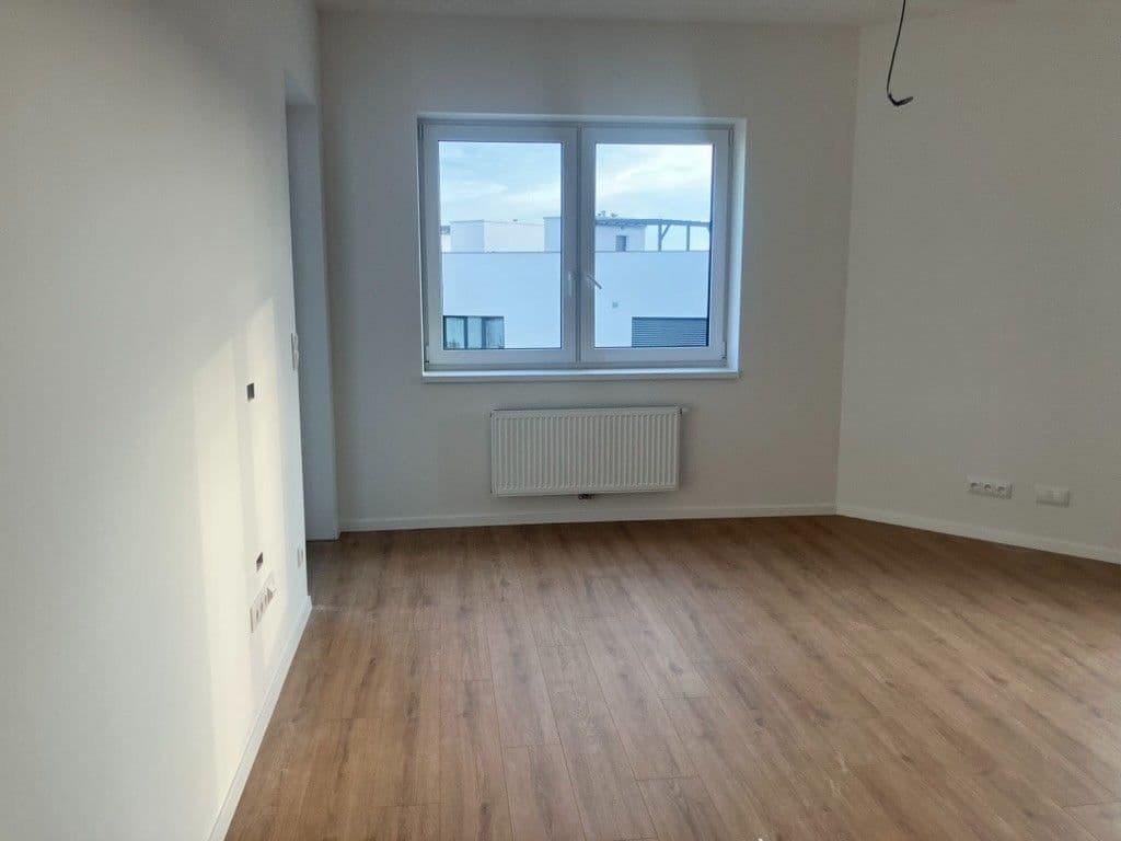 Pronájem bytu 3+kk 74 m², Brněnská, Šlapanice, Jihomoravský kraj Pronájem bytu 3+kk 74 m², Brněnská, Šlapanice, Jihomoravský kraj