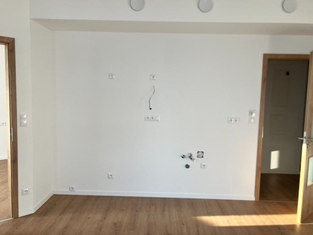 Pronájem bytu 3+kk 74 m², Brněnská, Šlapanice, Jihomoravský kraj Pronájem bytu 3+kk 74 m², Brněnská, Šlapanice, Jihomoravský kraj