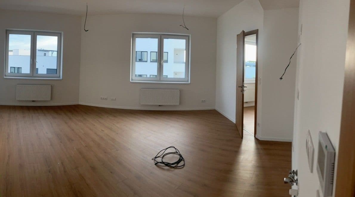 Pronájem bytu 3+kk 74 m², Brněnská, Šlapanice, Jihomoravský kraj Pronájem bytu 3+kk 74 m², Brněnská, Šlapanice, Jihomoravský kraj