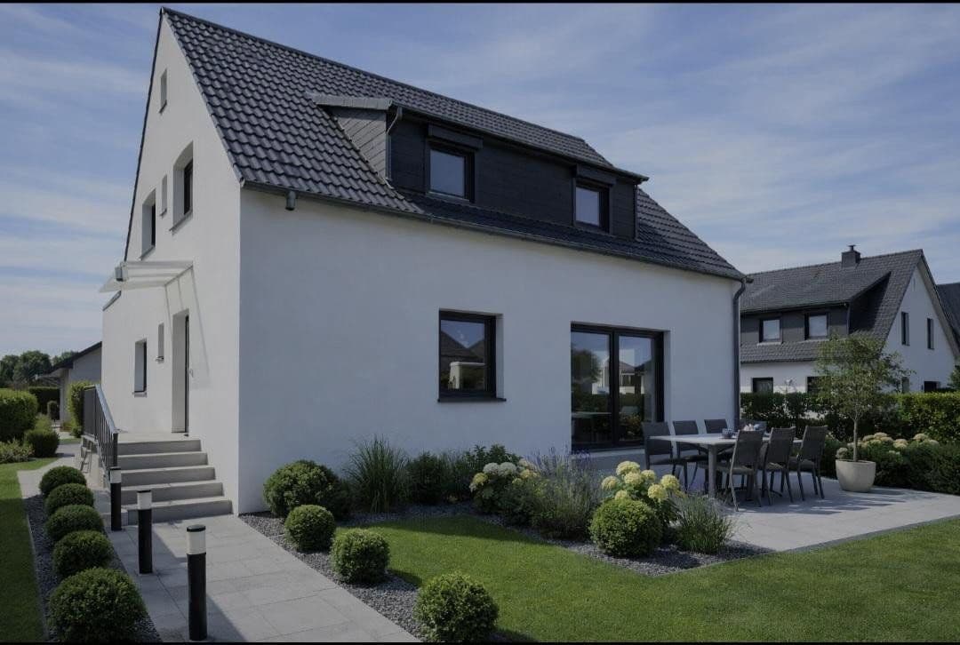 Prodej domu 200 m², pozemek 580 m², Gehenbühlstr 4, Gerlingen, Bádensko-Württembersko Prodej domu 200 m², pozemek 580 m², Gehenbühlstr 4, Gerlingen, Bádensko-Württembersko