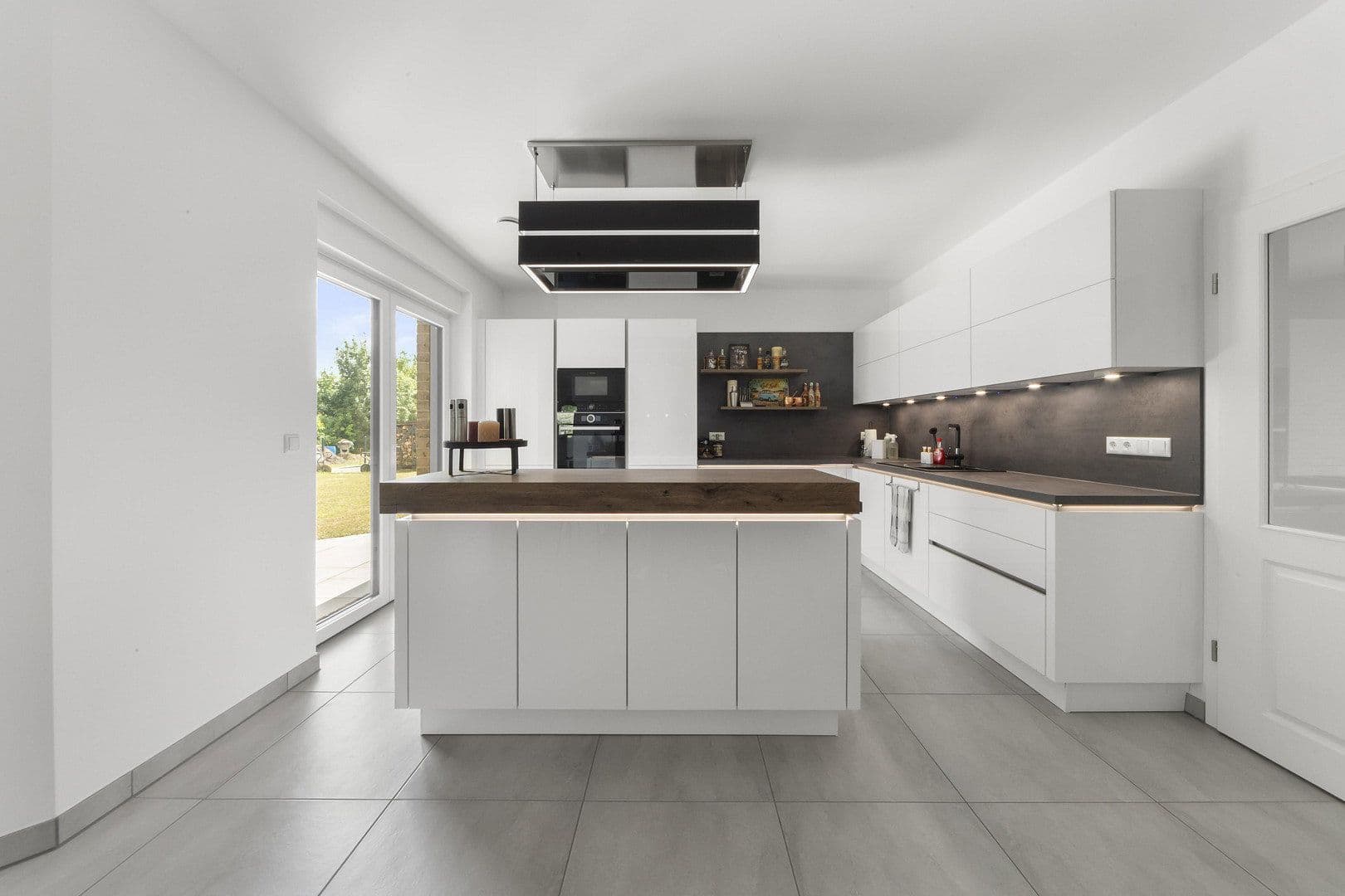 Prodej domu 167 m², pozemek 645 m², Wathlingen, Dolní Sasko Prodej domu 167 m², pozemek 645 m², Wathlingen, Dolní Sasko