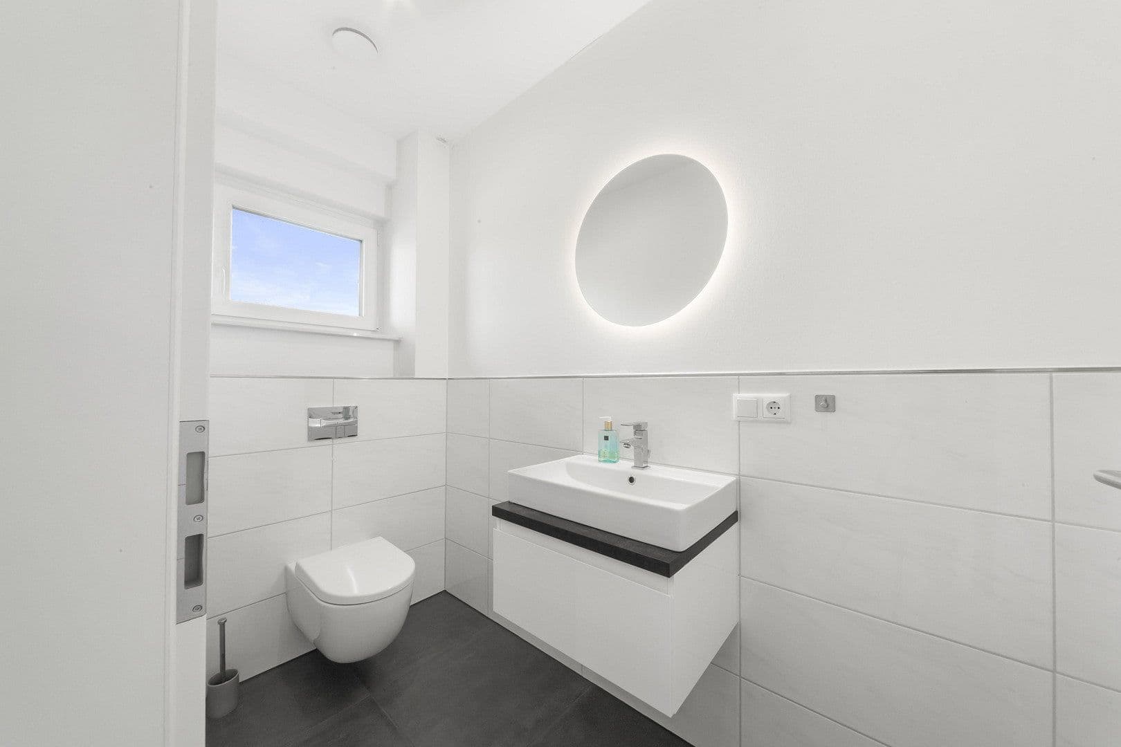 Prodej domu 167 m², pozemek 645 m², Wathlingen, Dolní Sasko Prodej domu 167 m², pozemek 645 m², Wathlingen, Dolní Sasko