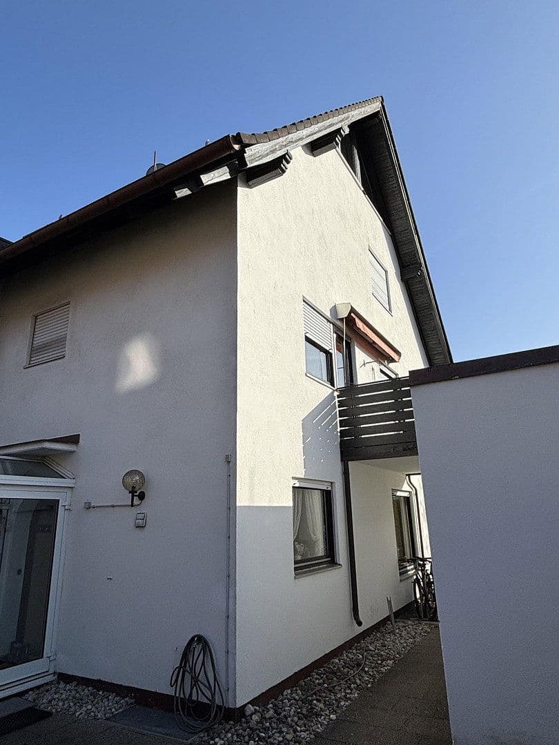 Prodej domu 144 m², pozemek 270 m², München, Bavorsko Prodej domu 144 m², pozemek 270 m², München, Bavorsko