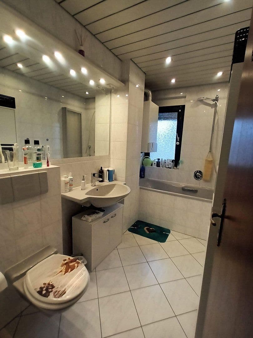 Pronájem bytu 2+1 60 m², Köln, Severní Porýní-Vestfálsko Pronájem bytu 2+1 60 m², Köln, Severní Porýní-Vestfálsko
