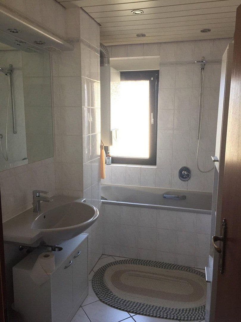 Pronájem bytu 2+1 60 m², Köln, Severní Porýní-Vestfálsko Pronájem bytu 2+1 60 m², Köln, Severní Porýní-Vestfálsko