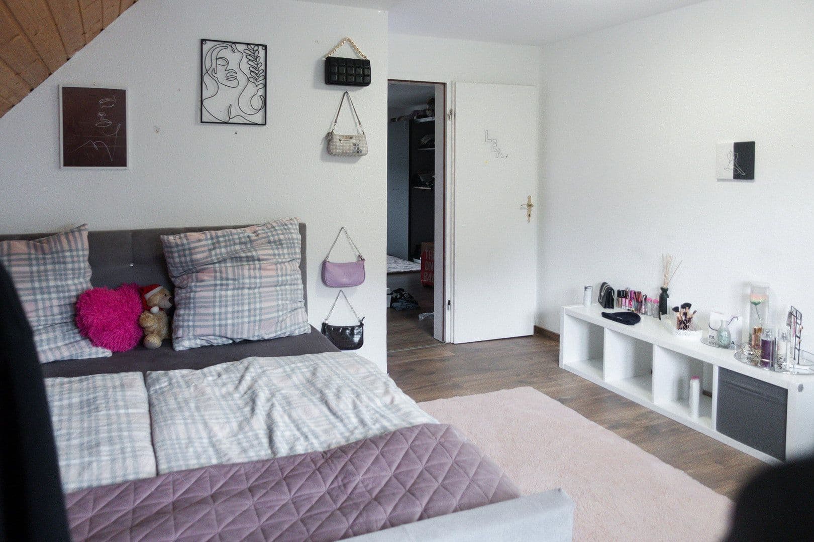 Prodej domu 250 m², pozemek 689 m², Heddesbach, Bádensko-Württembersko Prodej domu 250 m², pozemek 689 m², Heddesbach, Bádensko-Württembersko