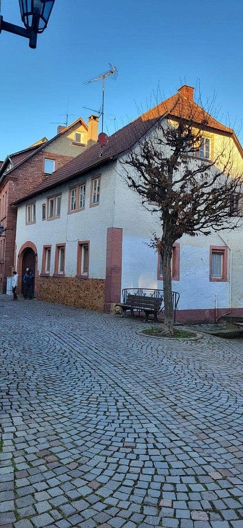 Prodej domu 200 m², pozemek 278 m², Tauberbischofsheim, Bádensko-Württembersko Prodej domu 200 m², pozemek 278 m², Tauberbischofsheim, Bádensko-Württembersko