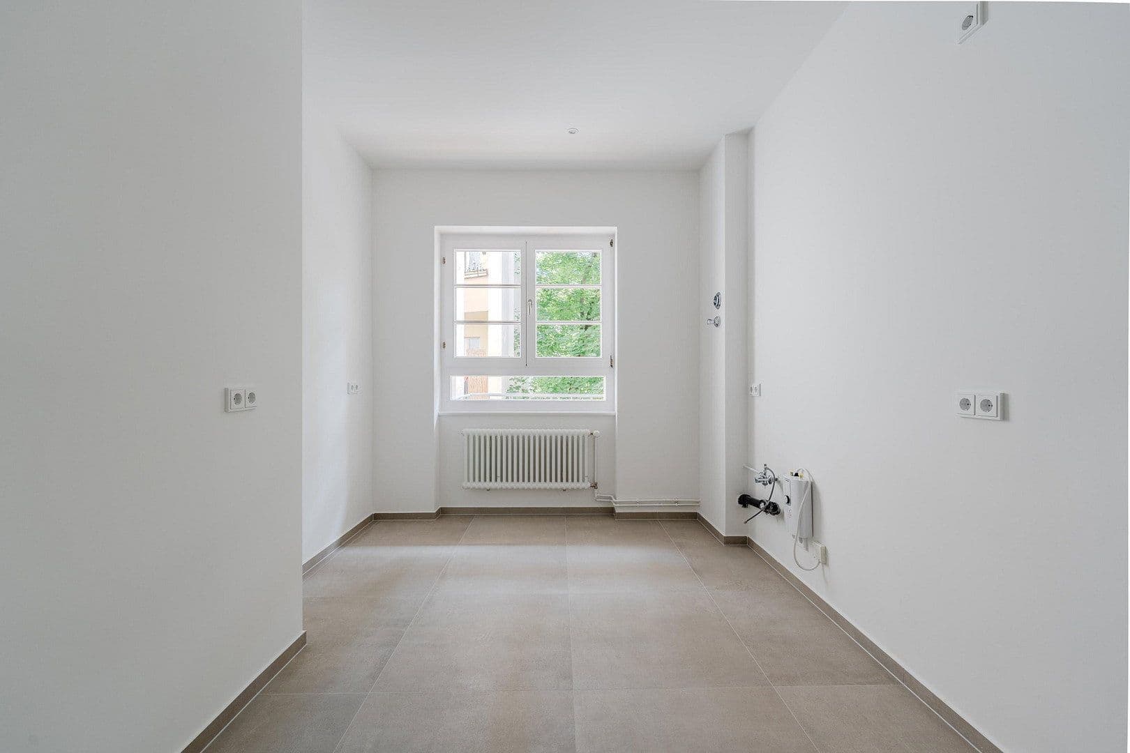 Prodej bytu 4+1 148 m², Düsseldorfer Str. 34, Berlin, Berlín Prodej bytu 4+1 148 m², Düsseldorfer Str. 34, Berlin, Berlín