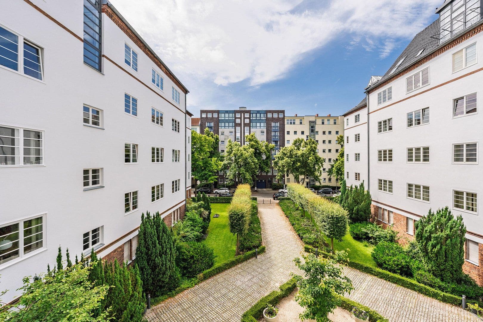 Prodej bytu 4+1 148 m², Düsseldorfer Str. 34, Berlin, Berlín Prodej bytu 4+1 148 m², Düsseldorfer Str. 34, Berlin, Berlín