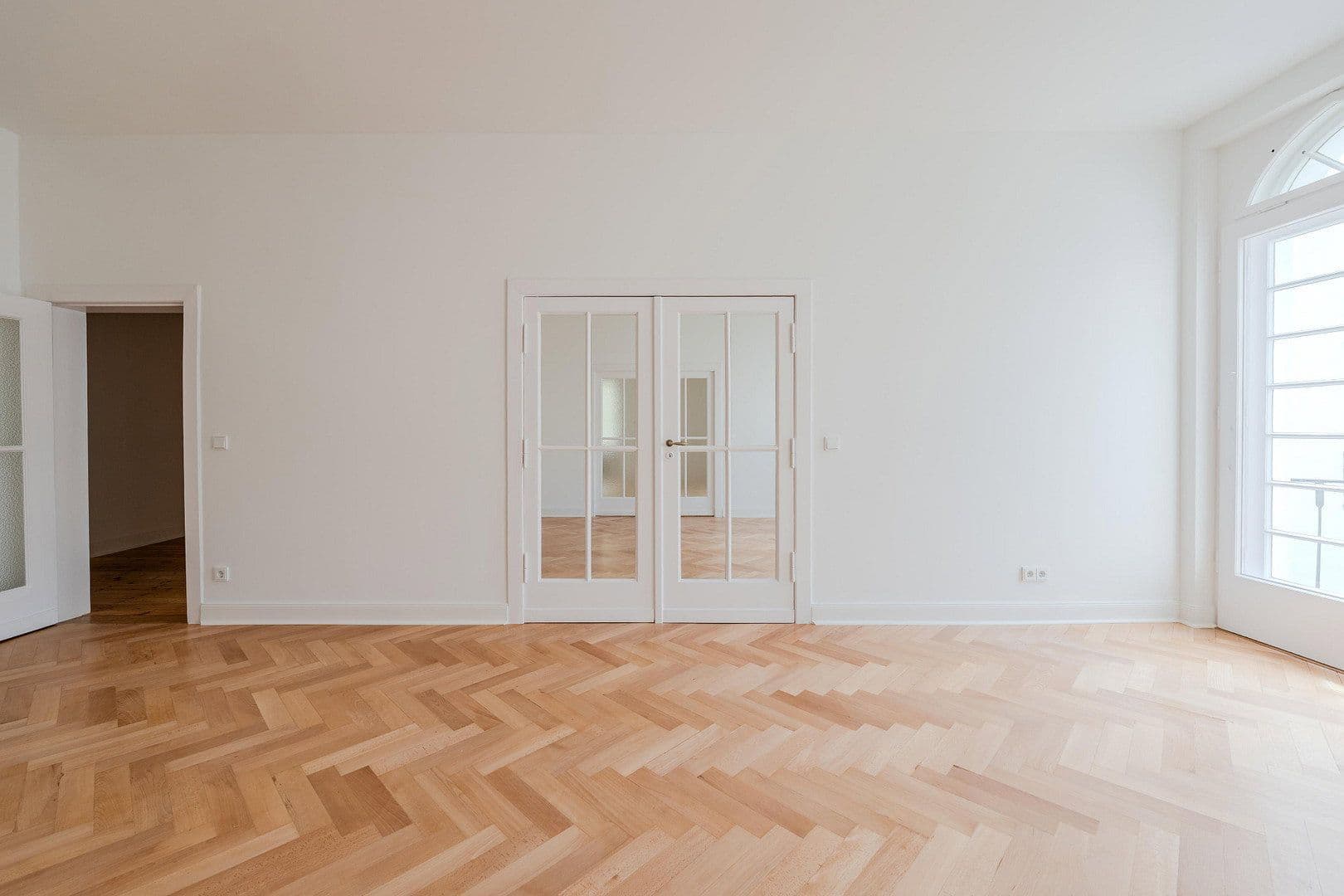 Prodej bytu 4+1 148 m², Düsseldorfer Str. 34, Berlin, Berlín Prodej bytu 4+1 148 m², Düsseldorfer Str. 34, Berlin, Berlín