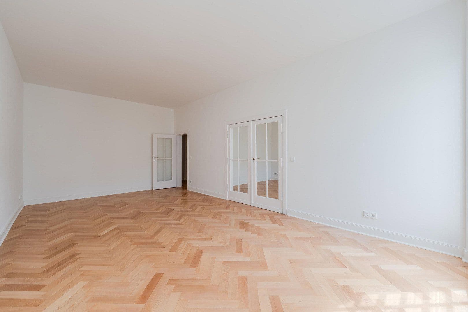 Prodej bytu 4+1 148 m², Düsseldorfer Str. 34, Berlin, Berlín Prodej bytu 4+1 148 m², Düsseldorfer Str. 34, Berlin, Berlín