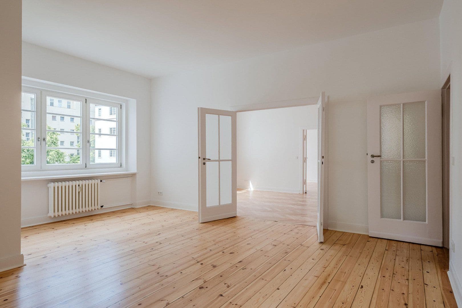 Prodej bytu 4+1 148 m², Düsseldorfer Str. 34, Berlin, Berlín Prodej bytu 4+1 148 m², Düsseldorfer Str. 34, Berlin, Berlín